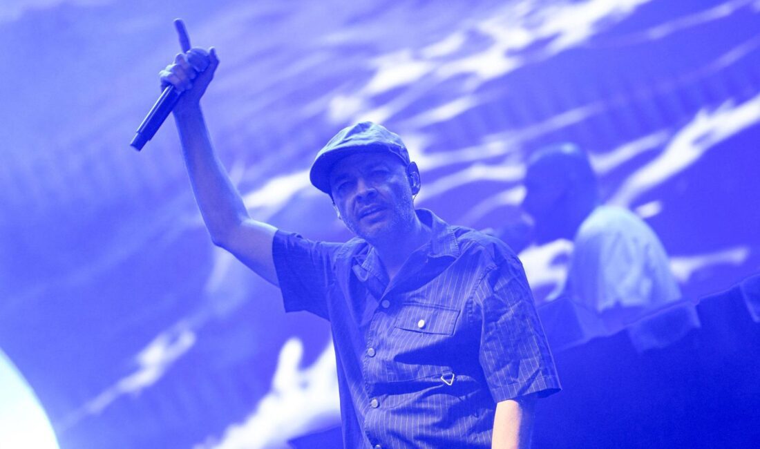 İzmir Enternasyonal Fuarı'ndaki Çim Konserleri'nde sahne alan ünlü rapçi Ceza,