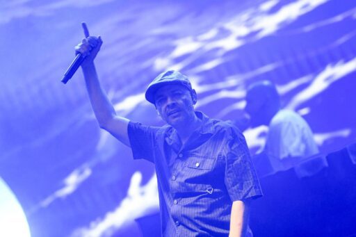 İzmir Enternasyonal Fuarı'ndaki Çim Konserleri'nde sahne alan ünlü rapçi Ceza,