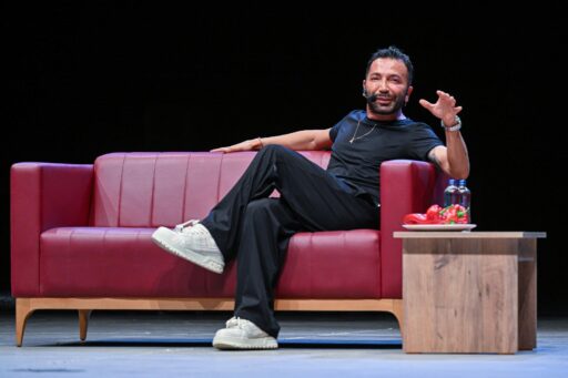 İzmir Enternasyonal Fuarı (İEF) kültür-sanat etkinlikleri, yazar Aşkım Kapışmak’ın stand-up