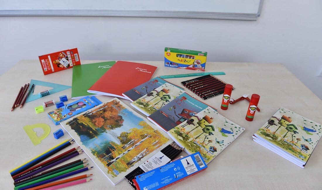 Başkan Cemil Tugay Duyurdu: İzmirli Öğrencilere Kırtasiye Yardımı Artırıldı İzmir Büyükşehir Belediyesi, 2025-2026 eğitim öğretim yılında 13 binden fazla