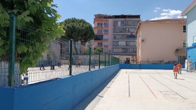 İzmir Büyükşehir Belediyesi, 2025-2026 eğitim dönemi öncesinde 9 ilçedeki okulları