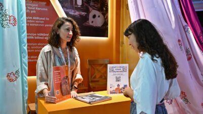 İzmir Büyükşehir Belediyesi'nin "Basmane'de Yeniden Basma Atölyesi" projesi, semte adını