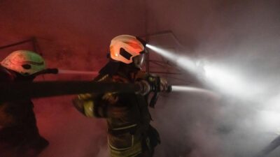 İzmir’in Kemalpaşa ilçesindeki Bağyurdu Sanayi Sitesi’nde çıkan yangın, İzmir Büyükşehir