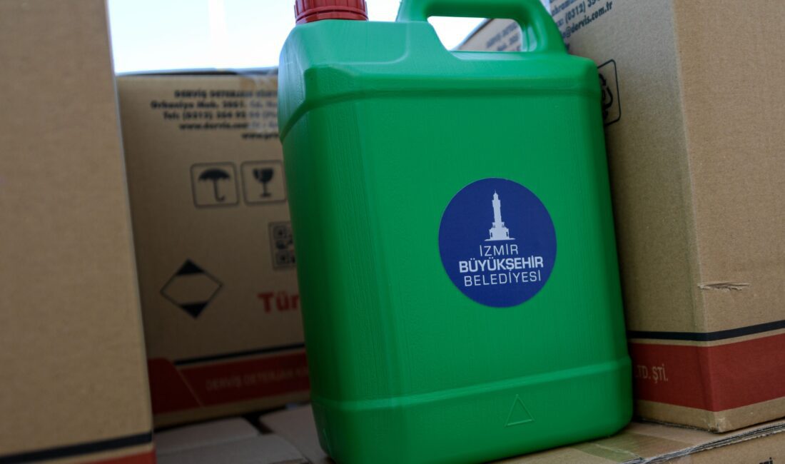 Başkan Cemil Tugay’dan Eğitime Yeni Dönem Desteği İzmir Büyükşehir Belediyesi'nin okullara sağladığı hijyen seti desteği, dar gelirli