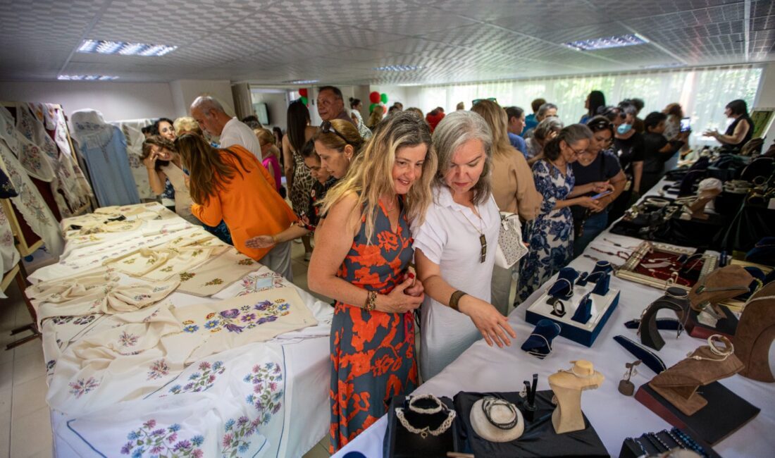 Karşıyaka Belediyesi, Halk Eğitim Merkezi iş birliğiyle kadınların ve gençlerin