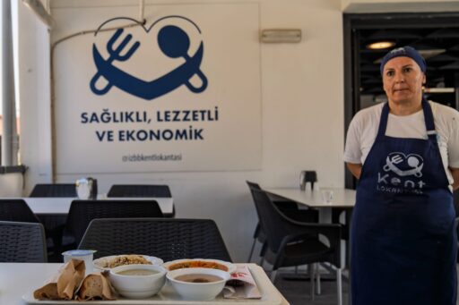 İzmir Büyükşehir Belediyesi’nin halkı sağlıklı ve ekonomik gıdayla buluşturan Kent