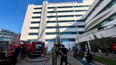Torbalı Devlet Hastanesi'nde çıkan yangın, İzmir İtfaiyesi'nin hızlı ve profesyonel