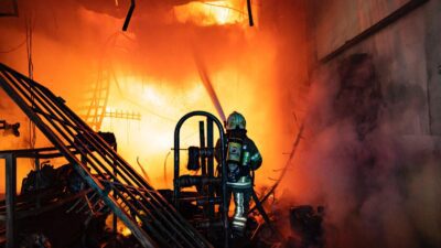 İzmir'in "ateş savaşçıları" zorlu bir yaz sezonunu geride bıraktı. Binlerce