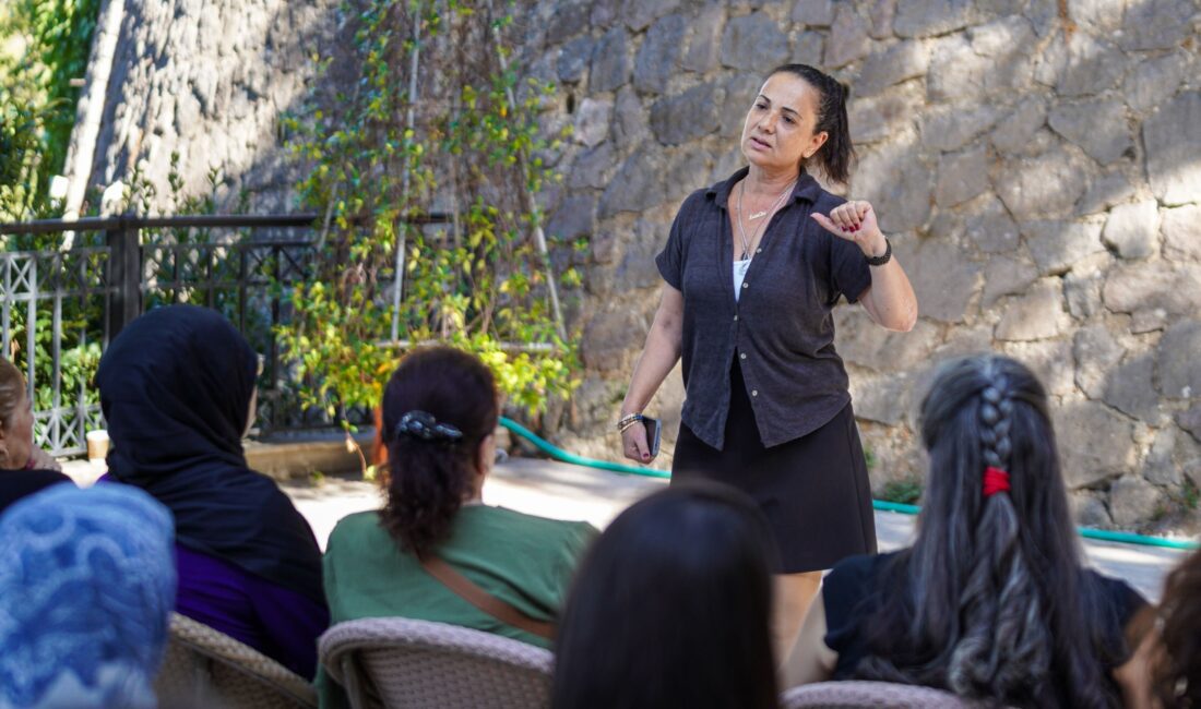  İzmir'de tarihi Şato, halka açık bir buluşma noktasına dönüştü.