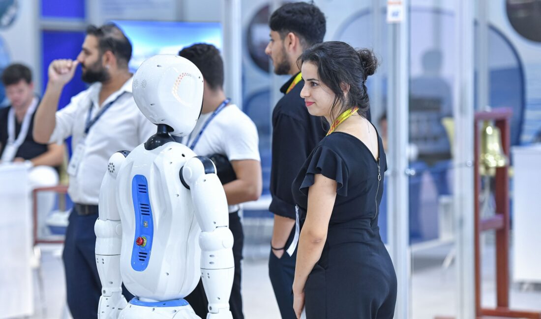 İzmir LOGISTECH’te Yeni Köprüler Kuruluyor: Uluslararası Ticaret İçin ‘Speed Networking’ Alanı İzmir LOGISTECH fuarı, uluslararası ticarete yön veren yepyeni bir platform