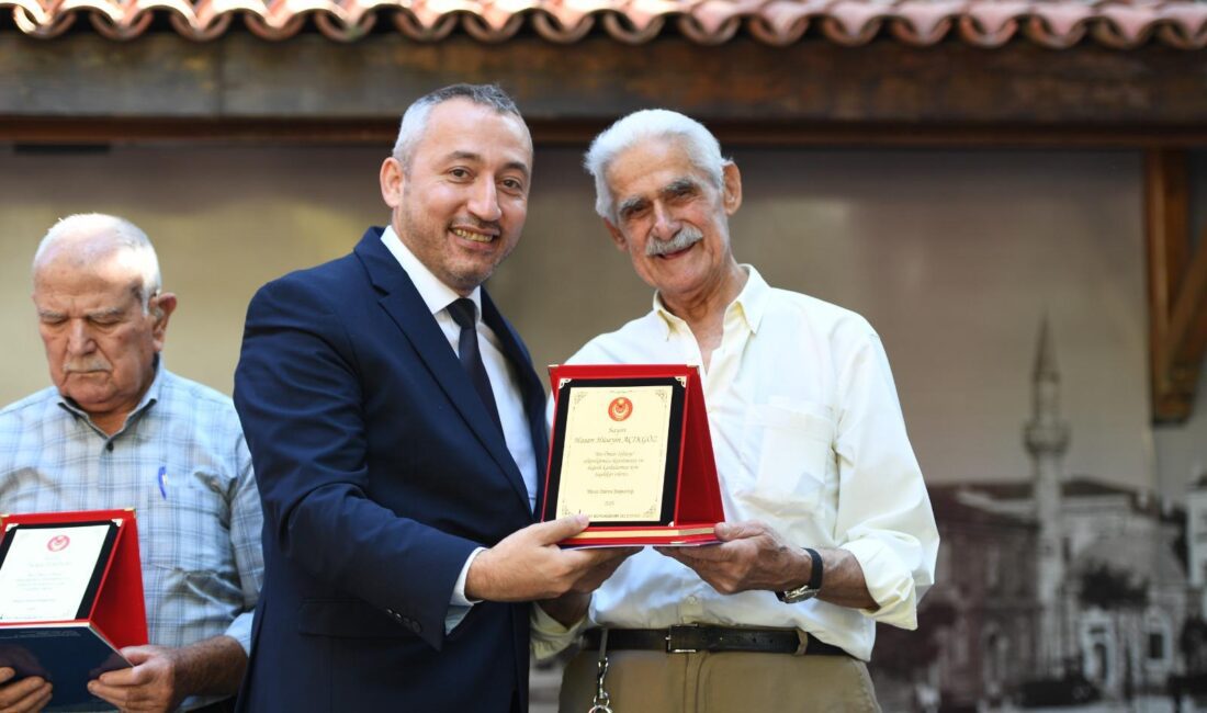 İzmir İtfaiyesi’nin efsane isimleri “Bir Ömür İtfaiye” söyleşisinde gençlere cesaret