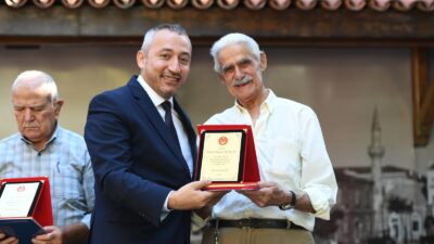 İzmir İtfaiyesi’nin efsane isimleri “Bir Ömür İtfaiye” söyleşisinde gençlere cesaret