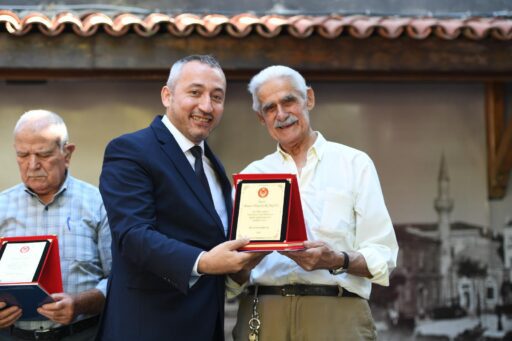 İzmir İtfaiyesi’nin efsane isimleri “Bir Ömür İtfaiye” söyleşisinde gençlere cesaret