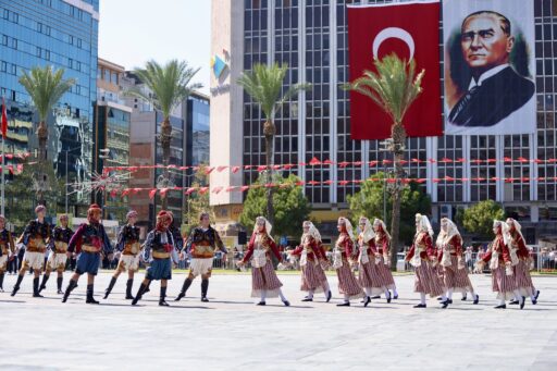 İzmir'in Kurtuluşunun 103. Yılı Görkemli Etkinliklerle Kutlanacak