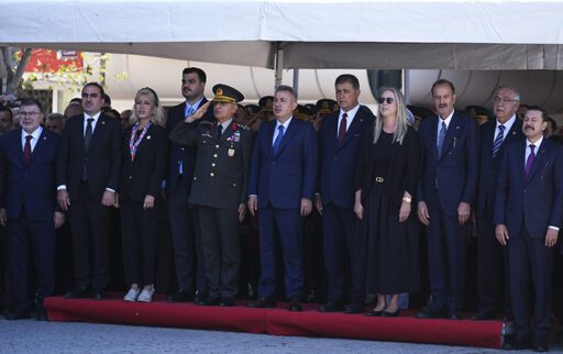 İzmir’de 9 Eylül Coşkusu: Siyasi Birlik Özlenen Tabloyu Yarattı!