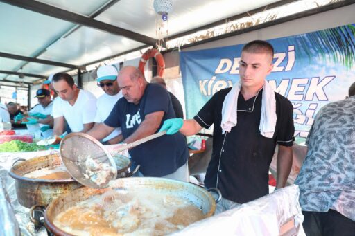 Aliağalı balıkçılar, ülke genelinde 1 Eylül itibariyle başlayan 2025-2026 balık