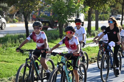 Manisa Büyükşehir Belediyesi, Avrupa Hareketlilik Haftası kapsamında Akhisar'da 