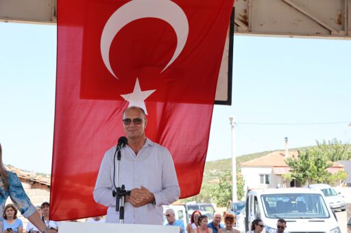 Urla'nın Nohutalan Köyü'nde düzenlenen Kavun ve Boşnak Böreği Şenliği, hem