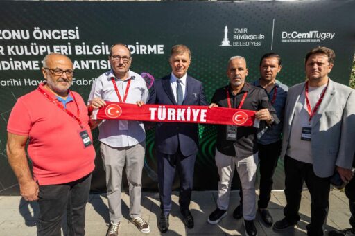 İzmir Büyükşehir Belediye Başkanı Dr. Cemil Tugay, amatör spor kulüplerinin
