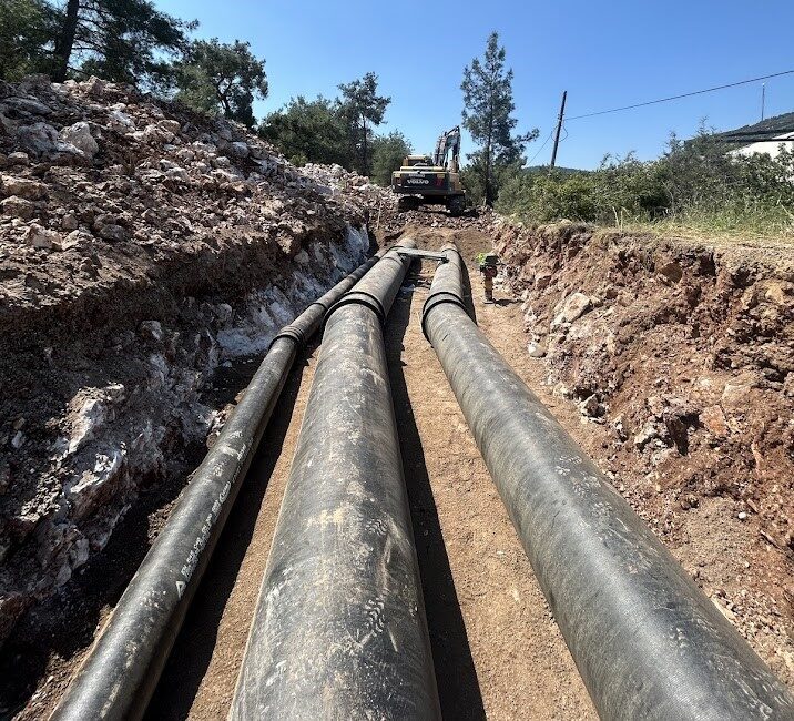Bodrum’un Su Sorununa Kökten Çözüm: Altyapı ve Arıtma Tesisleri Devreye Giriyor Muğla Büyükşehir Belediyesi, Bodrum'un içme suyu sorununu çözmek için hat