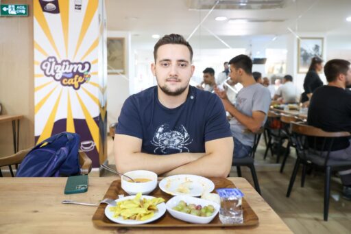 Buca'da Üzüm Bağından Sofralara Uzanan Dayanışma