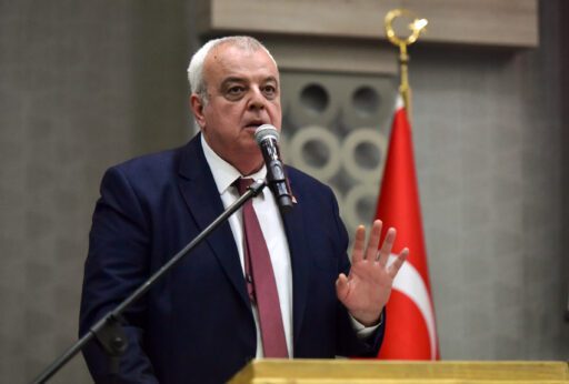 Bornova'da Şok İddia: İlçe Başkanı ve İl Başkan Yardımcısı 'İş ve Meclis Üyeliği' Vaadiyle Dolandırıcılıkla Suçlanıyor!