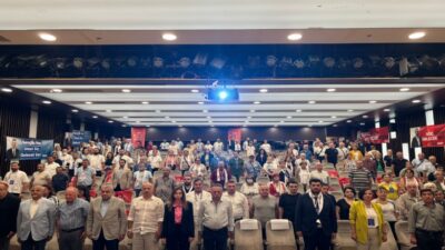 CHP Karabağlar'da istifa etme kararı alan 9 meclis üyesi, Parti