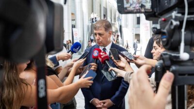 İzmir Büyükşehir Belediye Başkanı Dr. Cemil Tugay, basın mensuplarıyla bir