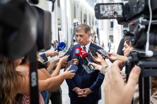 İzmir Büyükşehir Belediye Başkanı Dr. Cemil Tugay, basın mensuplarıyla bir