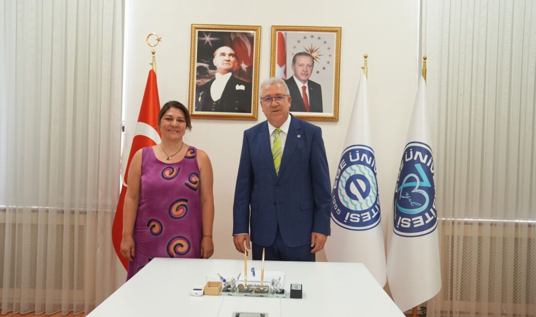 Ege Üniversitesi’nden Omurilik Hasarı Tedavisine Çığır Açacak Proje: TÜBİTAK’tan Destek Ege Üniversitesi'nin, omurilik hasarı sonrası oluşan sinir iyileşmesini engelleyen duruma