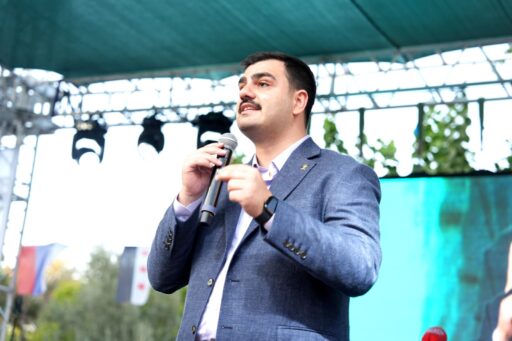 AK Parti Genel Sekreteri Eyyüp Kadir İnan, İzmir Balçova'daki polis