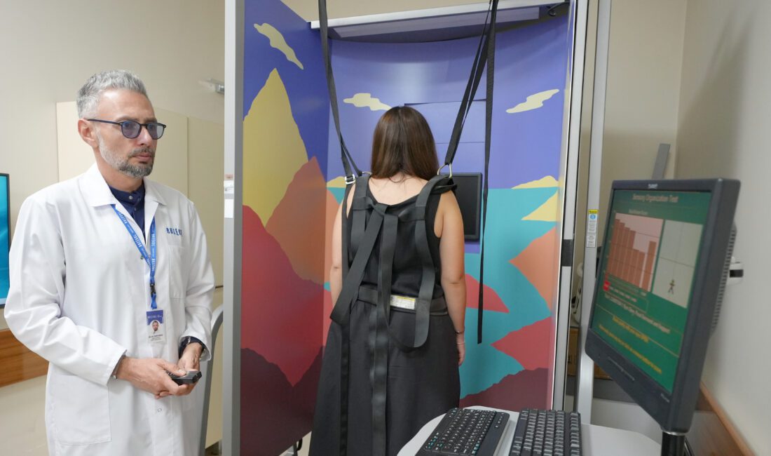 Yapay Zeka Destekli Robotik Manevra Sandalyesi Yapay zeka destekli robotik manevra sandalyesi (RMS), denge bozuklukları ve