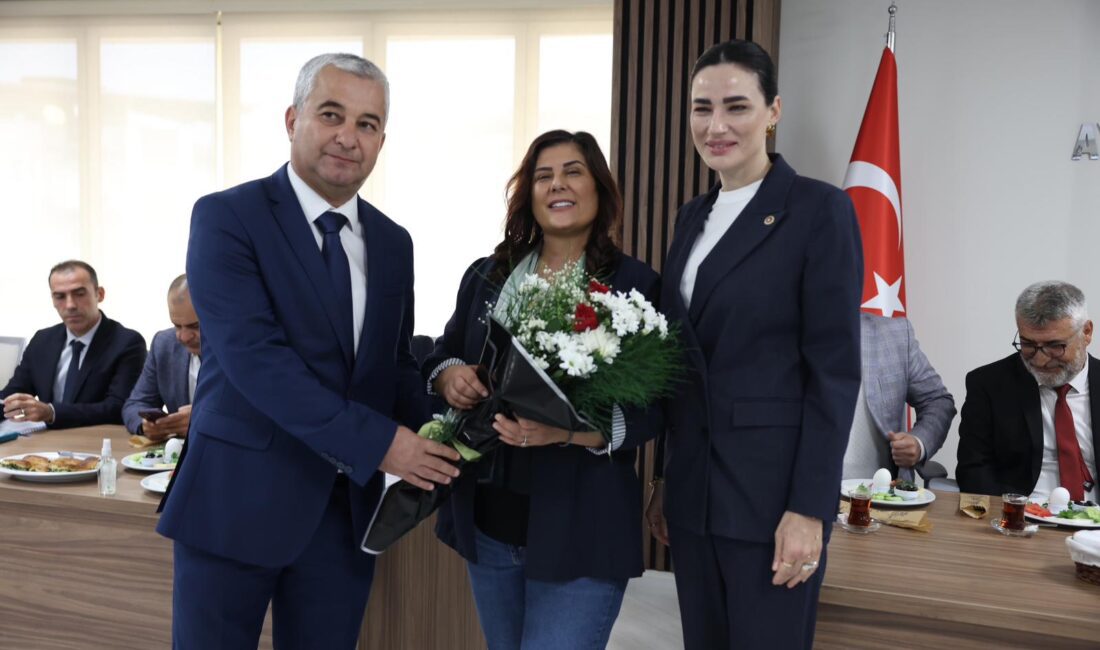 Aydın Büyükşehir Belediye Başkanı Özlem Çerçioğlu, Koçarlı muhtarları ile bir