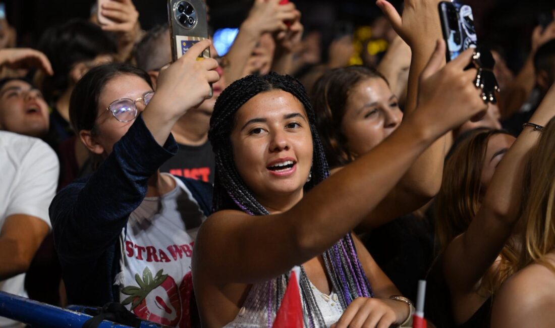 Aydın Büyükşehir Belediyesi'nin Kurtuluş Günü etkinlikleri Söke'de binlerce vatandaşı bir