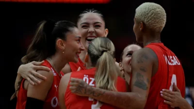 Filenin Sultanları, FIVB Kadınlar Dünya Voleybol Şampiyonası finalinde İtalya'ya 3-2