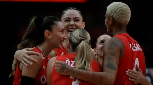 Filenin Sultanları, FIVB Kadınlar Dünya Voleybol Şampiyonası finalinde İtalya'ya 3-2