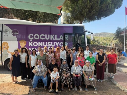 Gezici Danışma Otobüsü Kırsaldaki Kadın ve Çocuklara Umut Oluyor