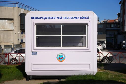 Kemalpaşa’da sofraların bereketi artıyor. Kemalpaşa Belediyesi, Halk Ekmek büfeleriyle ekmeği