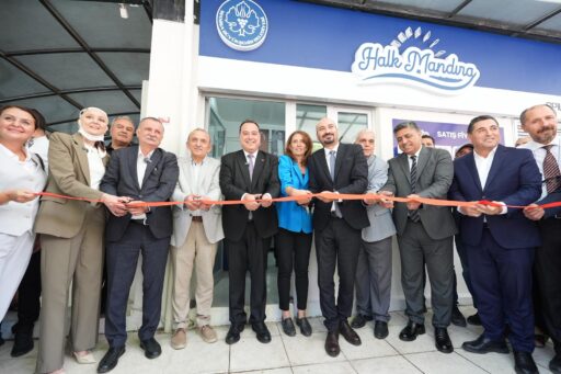 Manisa Büyükşehir Belediyesi, sosyal belediyecilik anlayışıyla Yunusemre ilçesi Laleli Mahallesi'nde