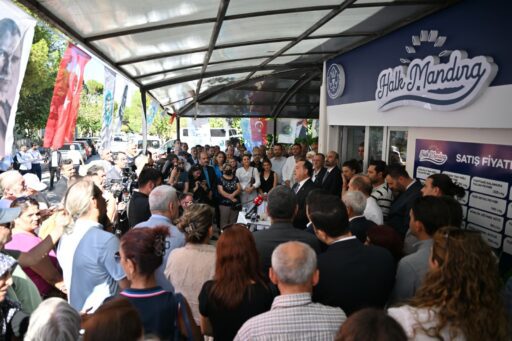 Yunusemre'de Halk Mandıra Açıldı