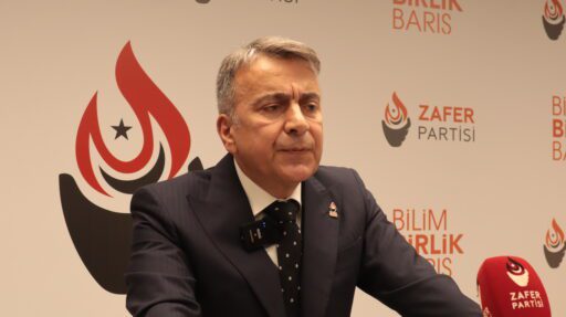 Azmi Karamahmutoğlu'dan çarpıcı köşe yazısı: Devlet okullarında bağış adı altında