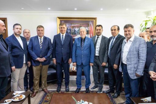 İzmir Büyükşehir Belediye Başkanı Tugay, Esnaf ve sanatkarlar Odaları Birliği ile Buluştu