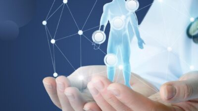 İzmir Ticaret Odası'nda "Sağlıkta Küresel Gelişmeler" çalıştayı düzenleniyor. Robotik cerrahi,