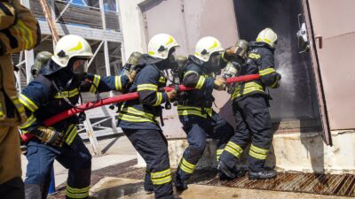 İzmir Büyükşehir Belediyesi İtfaiyesi, Manisa Büyükşehir Belediyesi İtfaiye ekiplerini ağırlayarak