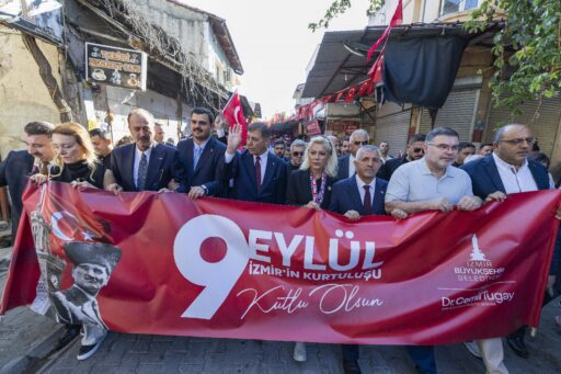 İzmir’in kurtuluşunun 103. yılında Cemil Tugay, Eyyüp Kadir İnan, Ak