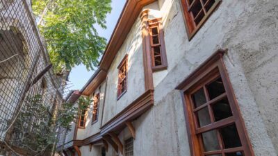 İzmir Büyükşehir Belediye Başkanı Dr. Cemil Tugay, Basmane ve Kemeraltı’nda