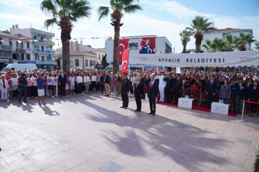 Ayvalık’ta kurtuluşun 103. yıl dönümü, milli birlik ve beraberlik ruhuyla