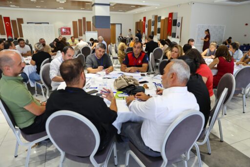 Karabağlar Belediyesi, kentsel dönüşümü sadece bir yapısal değişim olarak görmüyor.