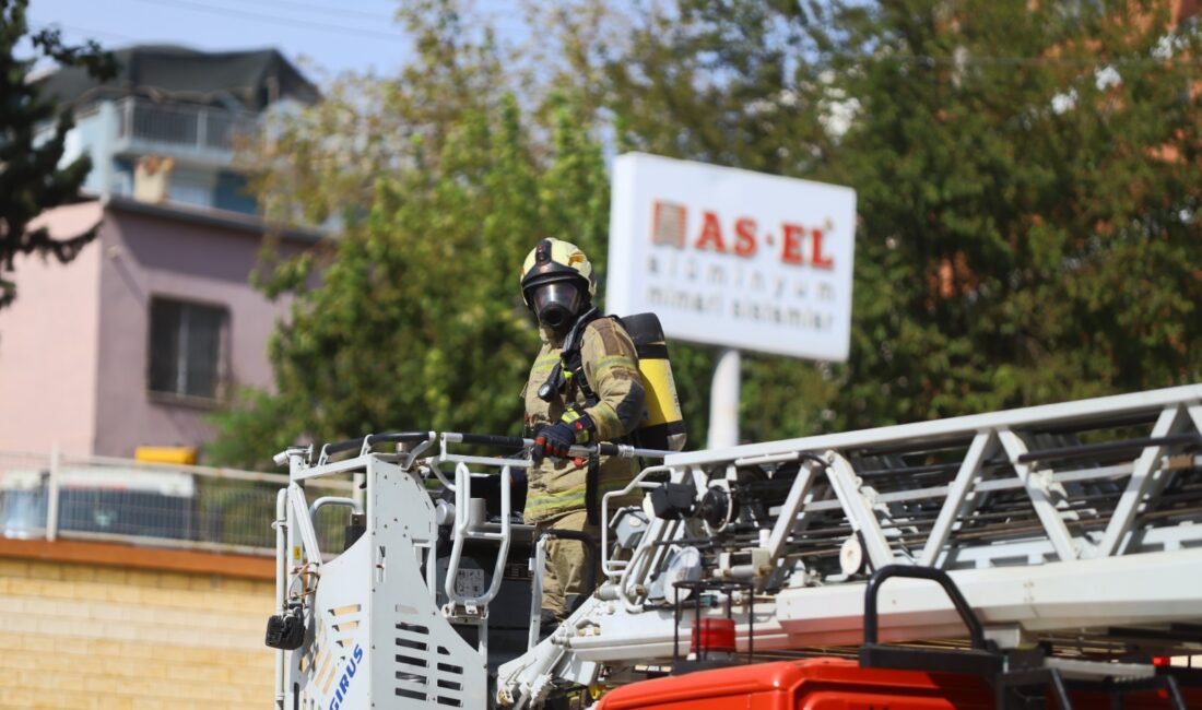 Başkan Helil Kınay: İzmir Büyükşehir Belediyesi Desteğiyle Güvenli Kent Vizyonu Kararlılıkla Sürüyor Karabağlar Belediyesi ve İzmir Büyükşehir İtfaiyesi iş birliğiyle İtfaiye Haftası