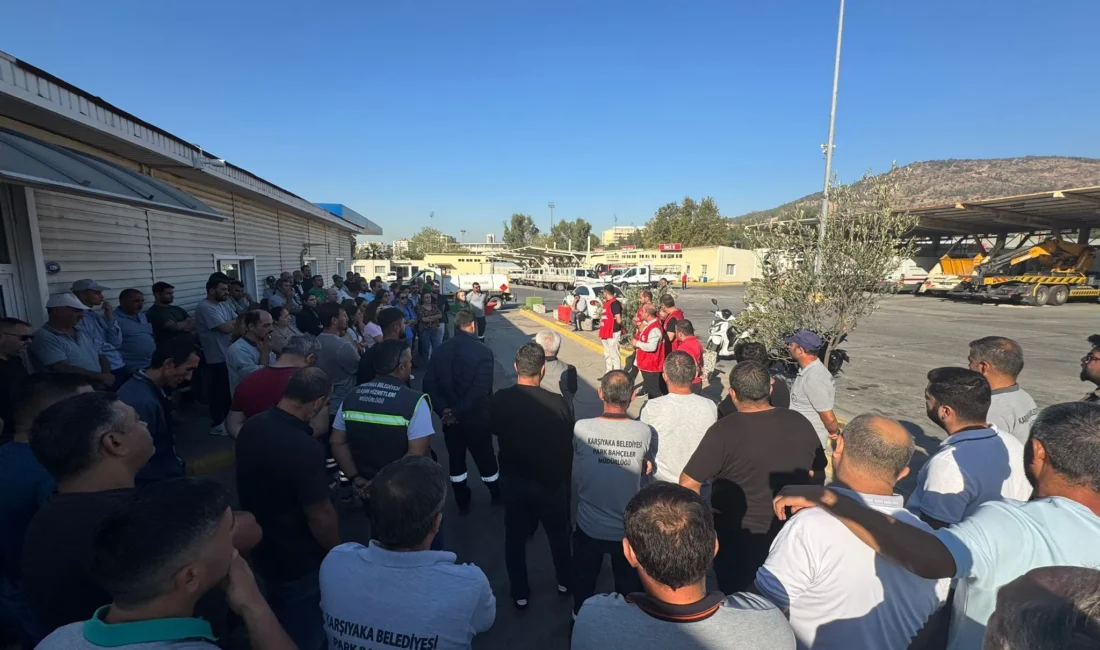 Karşıyaka Belediyesi işçileri, maaşlarının aylardır ödenmemesi nedeniyle başlattıkları iş bırakma